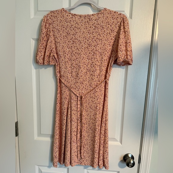 Peach Floral V-Neck Puff Sleeve Mini Dress With Tie/Belt Waist - Size L - Picture 4 of 8